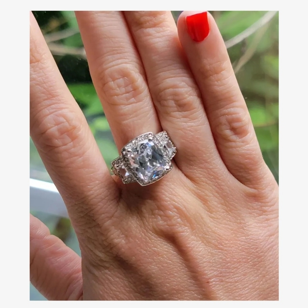 Elegant Silver Women's Ring
